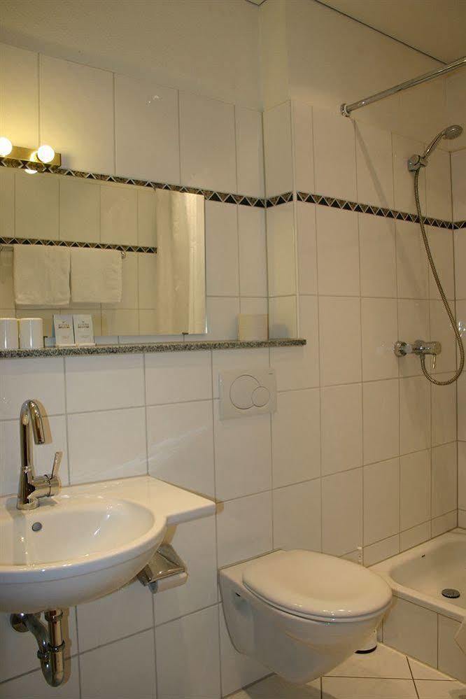 Hotel Niederrad - Self Check In Франкфурт-на-Майні Екстер'єр фото